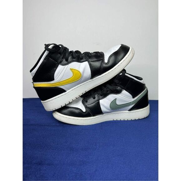 Air Jordan 1 Retro Mid GS Multi-Color Swoosh Boy’s size 6Y - Picture 7 of 10